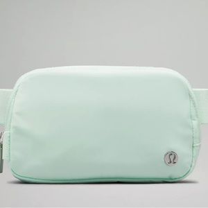 Lululemon Everywhere Belt Bag